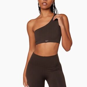 Set Active Sculptflex Ribbed One Shoulder Bra in Espresso